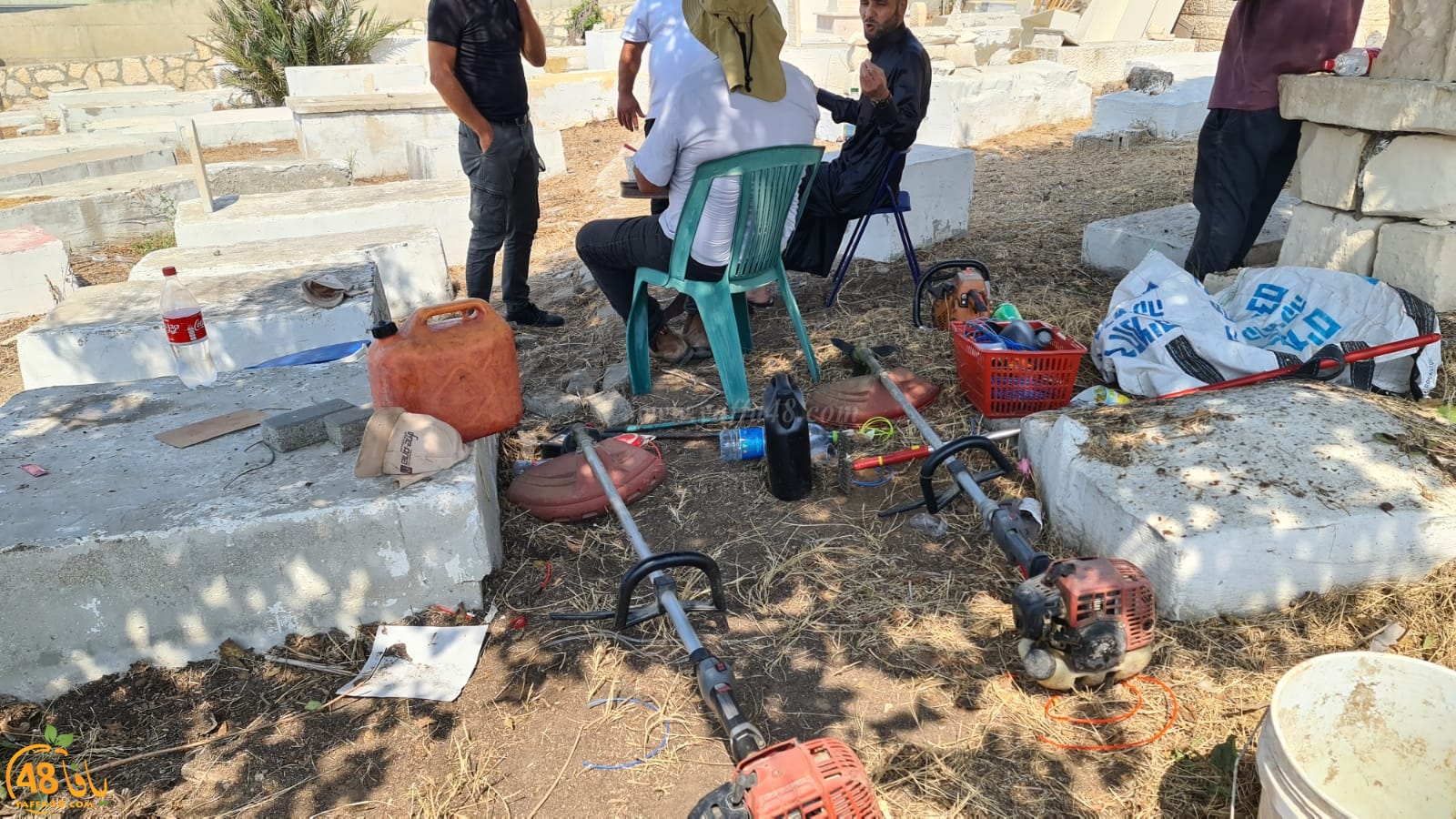 فيديو: استمرار العمل في تنظيف وصيانة مقبرة الكازاخانة بمدينة يافا ودعوات للمساهمة